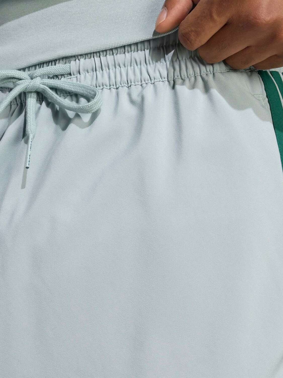 Adidas Sportswear Шорты для тренировок Regular 'Essentials Chelsea' в цвете Reed, Pastel Green — фото 4