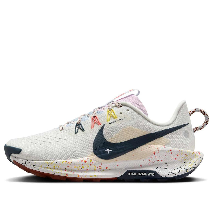 Кроссовки (WMNS) Nike React Pegasus Trail 5 'Summit White Football Grey Pink Foam Armory Navy', бежевый