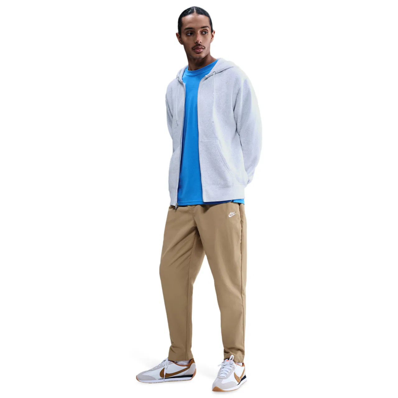 Мужские брюки Club Woven Tapered Nike, цвет Parachute Beige/White — фото 3