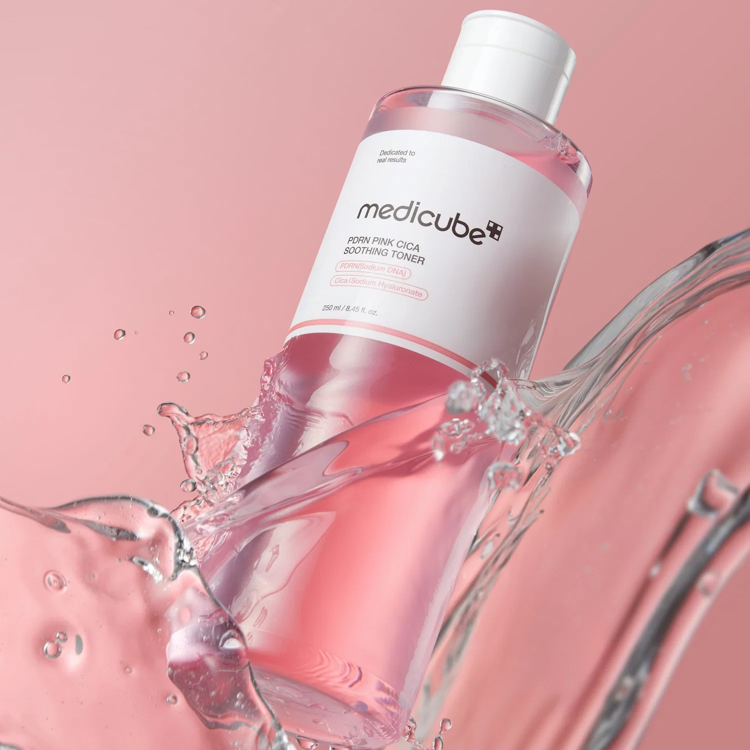 Тоник успокаивающий PDRN Pink Cica Soothing Toner Medicube, 250 мл — фото 2