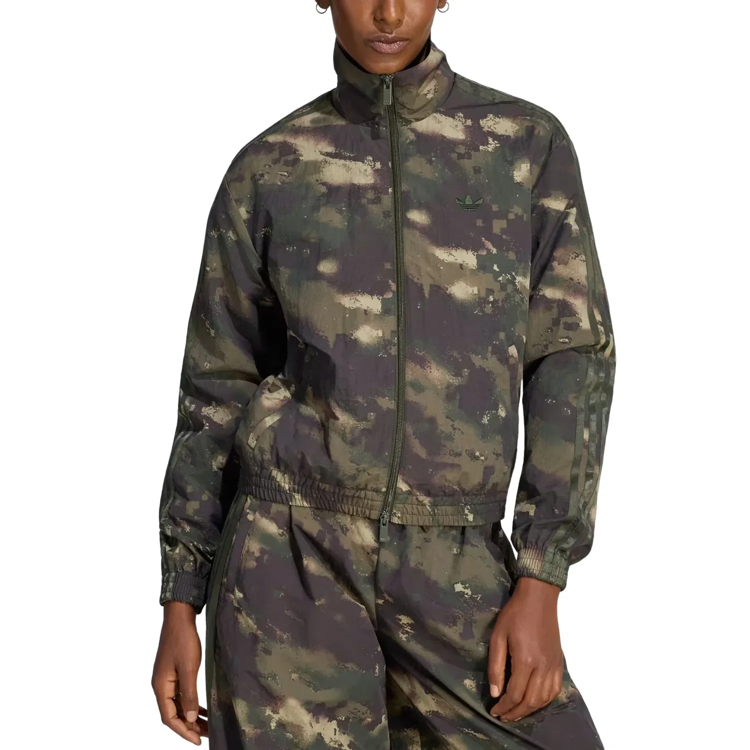 Женская куртка Camouflage Loose Track Top Asia Sizing 'Night Cargo Aurora C adidas, Night Cargo / Aurora Coffee / Olive Strata / Orbit Green — фото 3