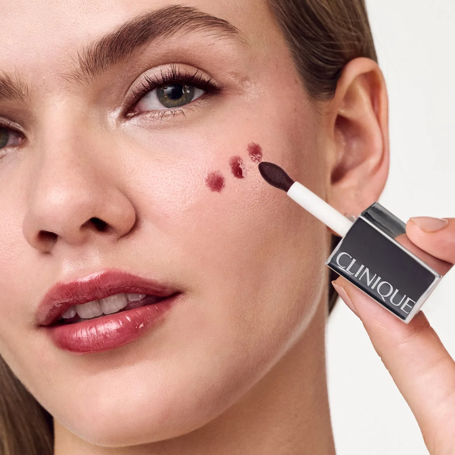 Набор уходовой косметики Hydrate + Glow с увлажняющим кремом, ночной маской и кремом для век, CLINIQUE, 50мл+30мл+5мл — фото 4