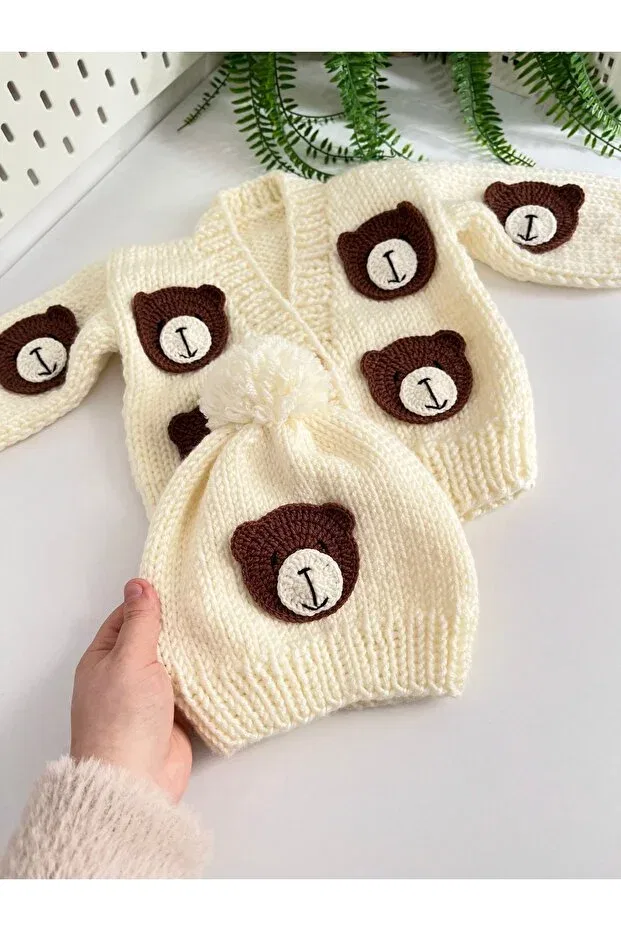 Детский кардиган с вязаным узором Teddy bear cardigan and beanie Alis Baby Collection, Ecru — фото 2