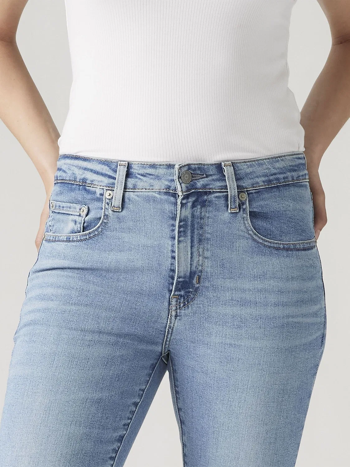 Синие джинсы Levi's 725 с высокой талией — фото 3