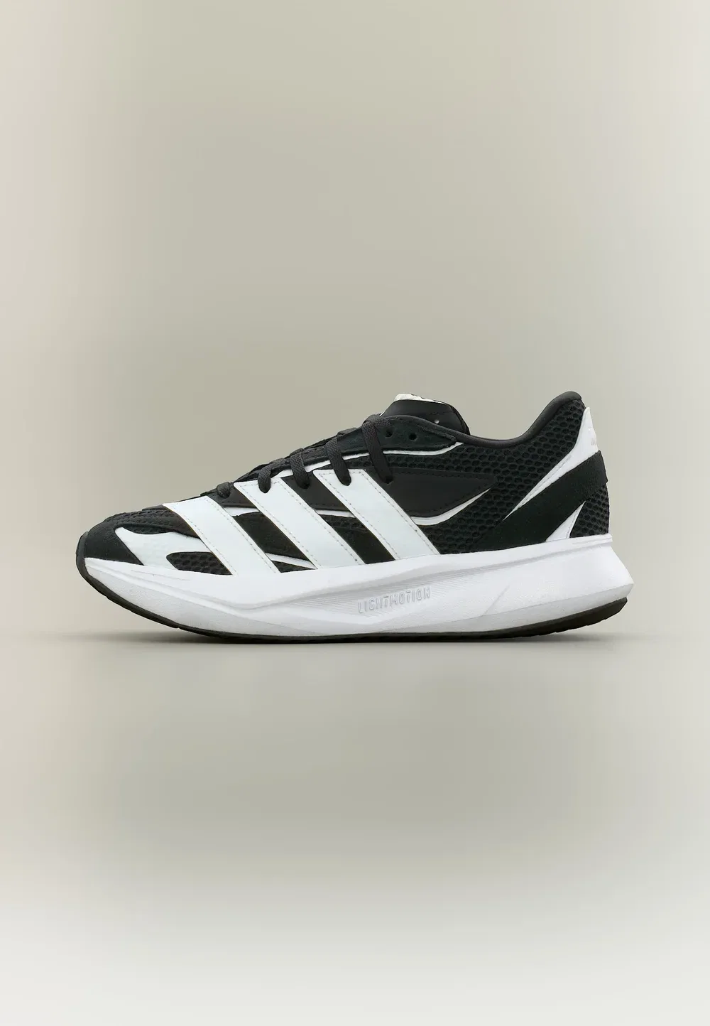 Унисекс кроссовки Lightblaze для бега по улицам Adidas Performance, Core Black/Footwear White