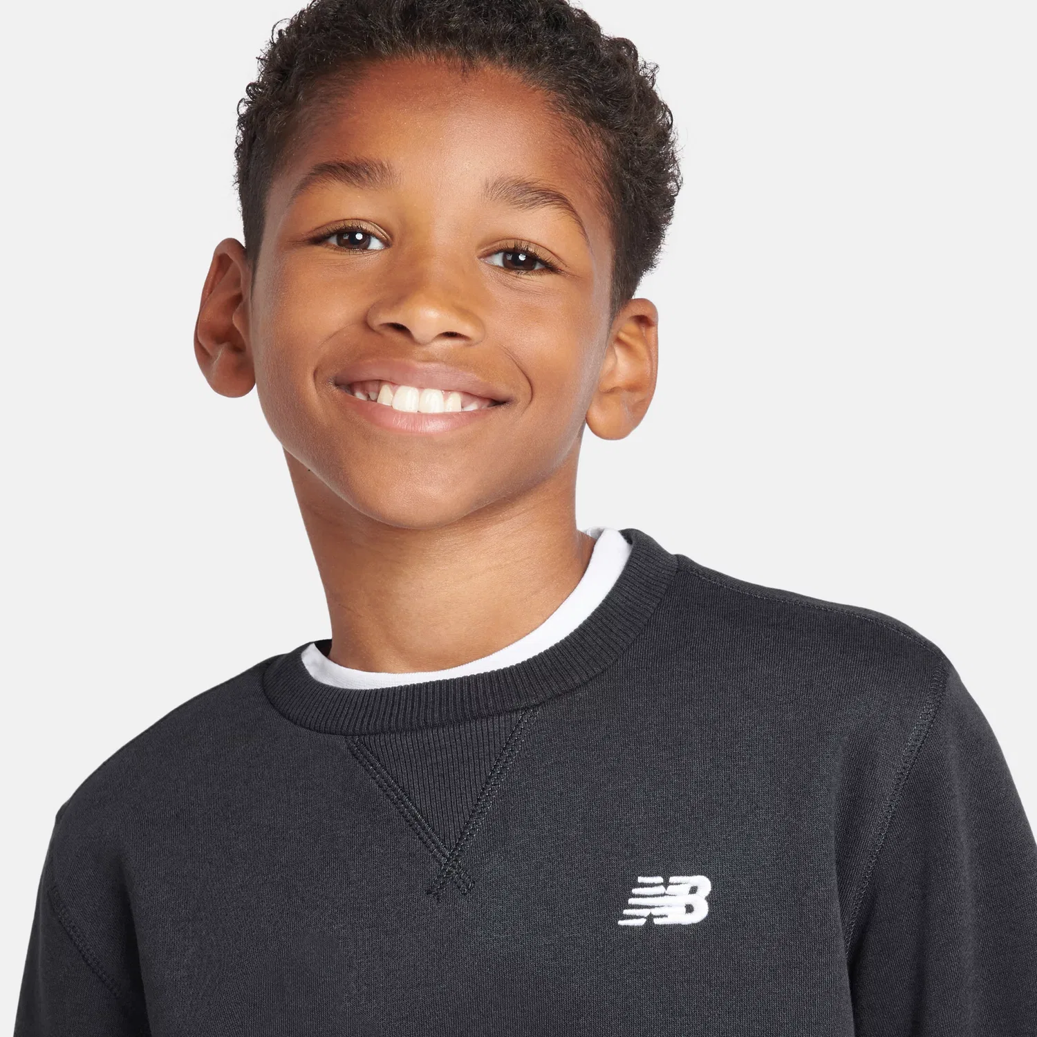 Детский свитшот с длинным рукавом Brush Back Small Logo Crew New Balance, Black — фото 3