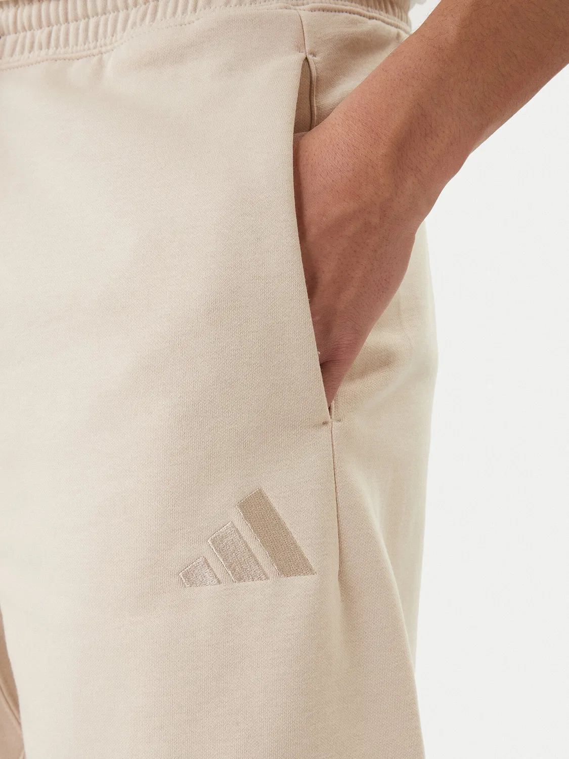 Мужские спортивные шорты стандартного кроя Adidas, бежевый — фото 4