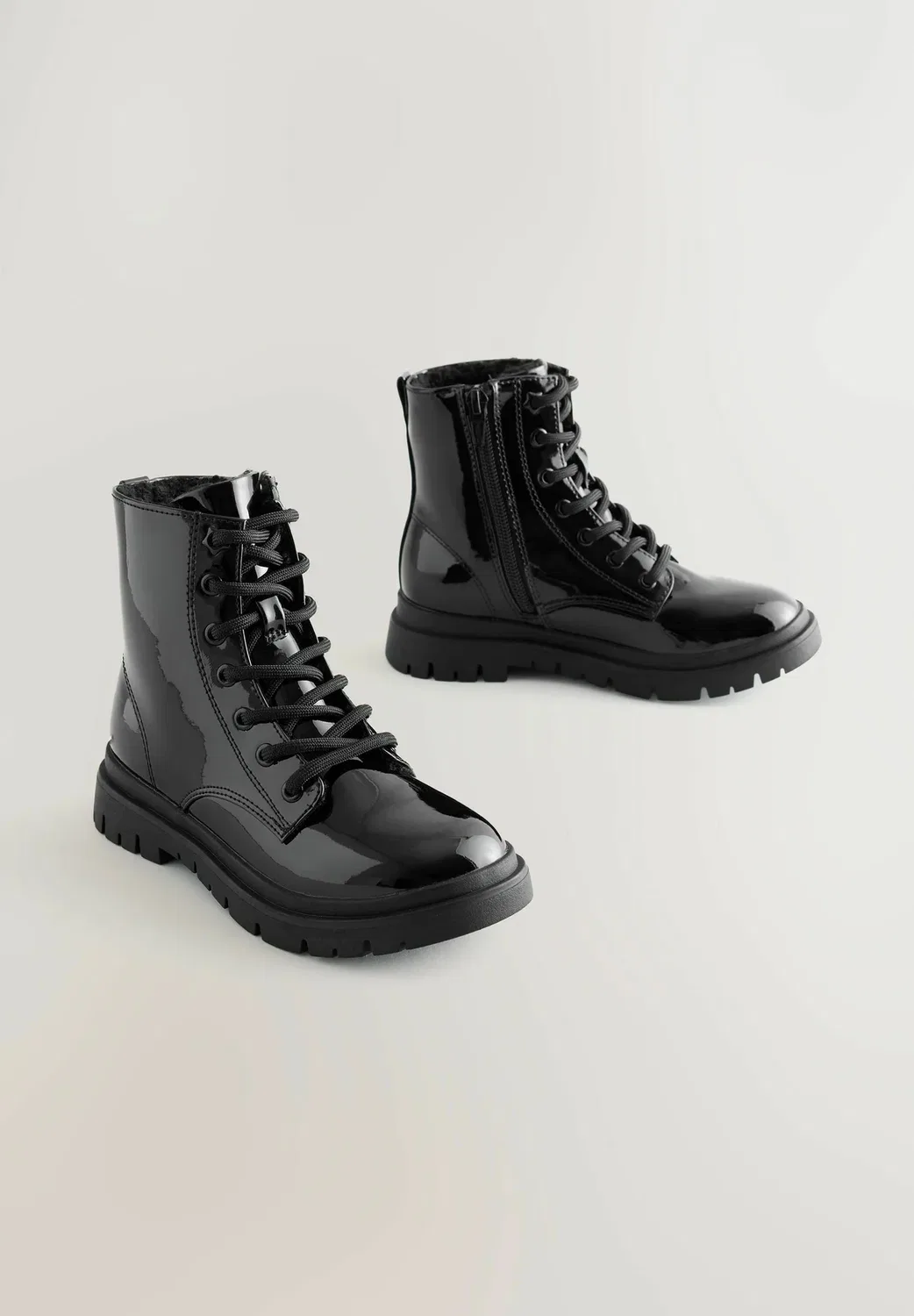 Теплые утепленные ботинки на шнуровке - ботильоны на шнуровке Next, Black Patent — фото 2