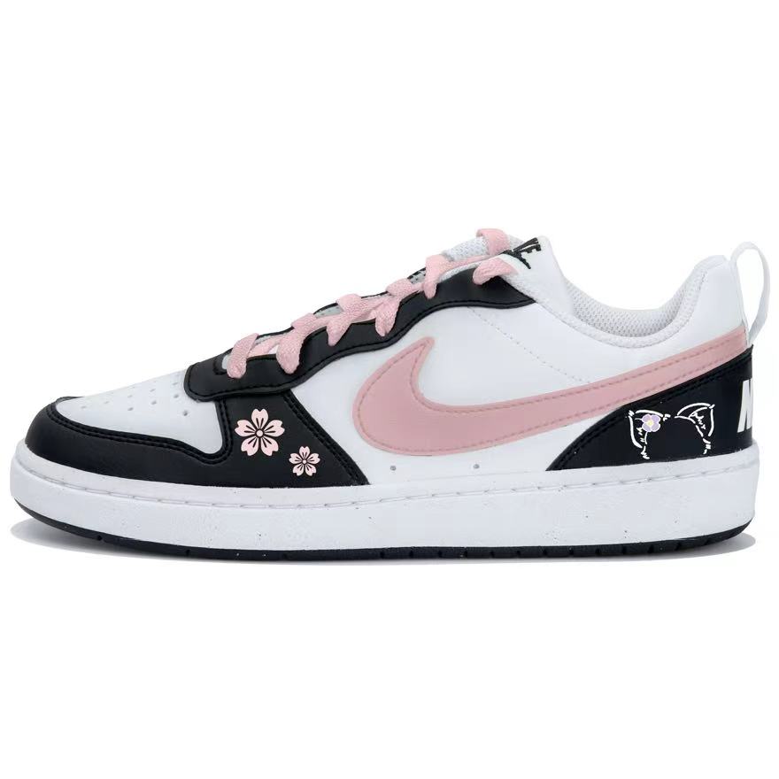 

Court Borough Black Sugar Pink Cat Low top детские скейтборд кроссовки White Black Pink для подростков Nike, белый/черный/розовый