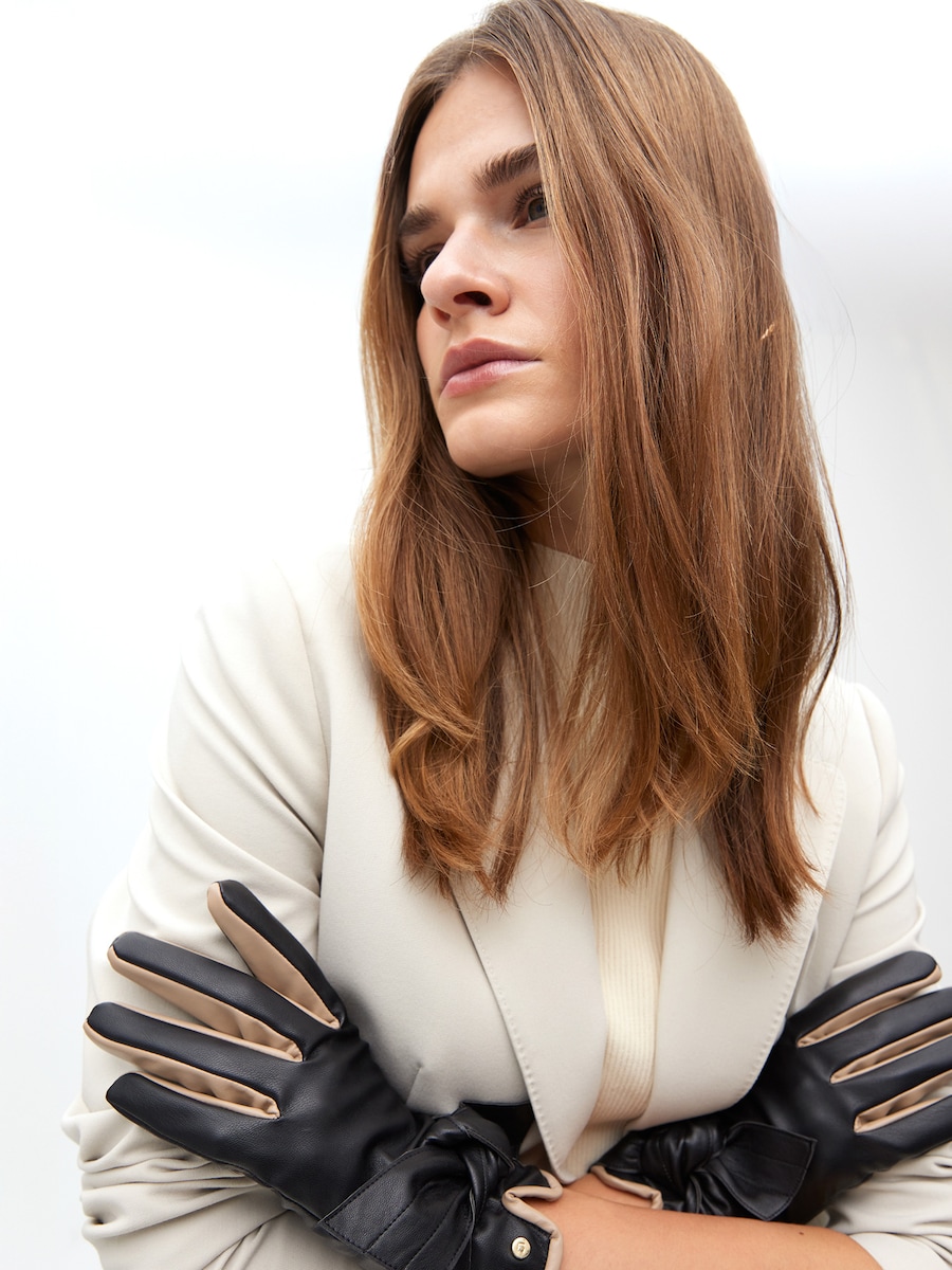 

Перчатки с закрытыми пальцами Lola Casademunt, черный