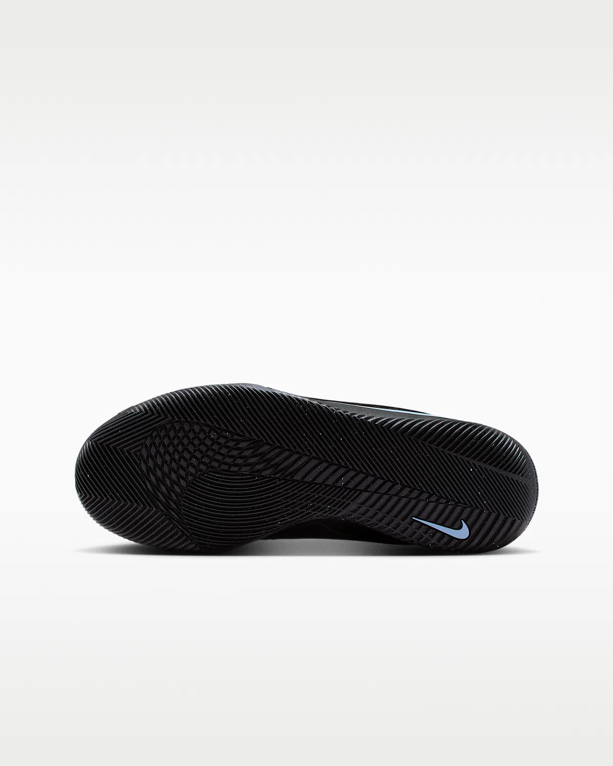 Детские кроссовки для зала Nike Jr. Phantom 6 Low Club, Black/Black — фото 2