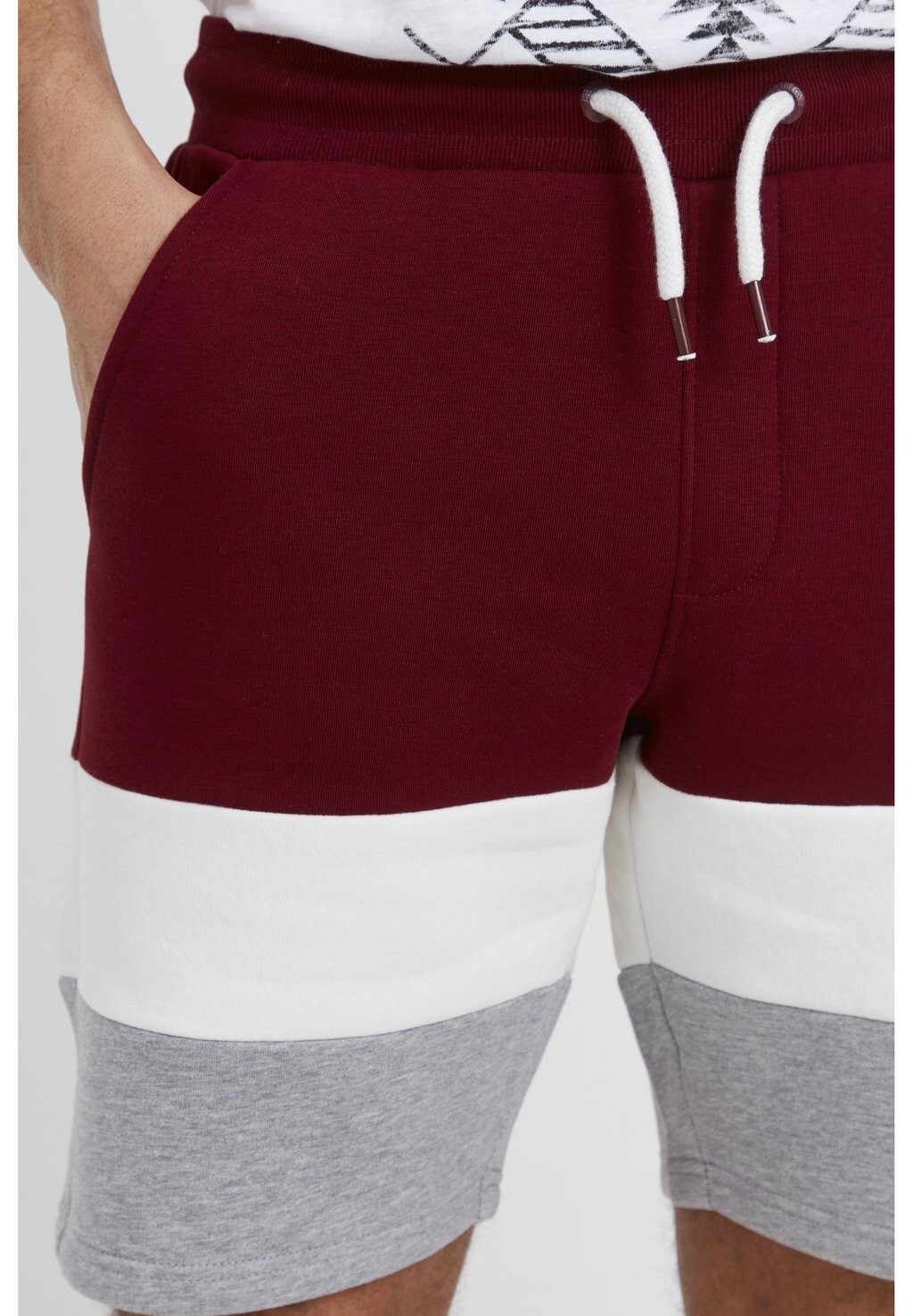 

Шорты IDCAUL INDICODE JEANS, красный
