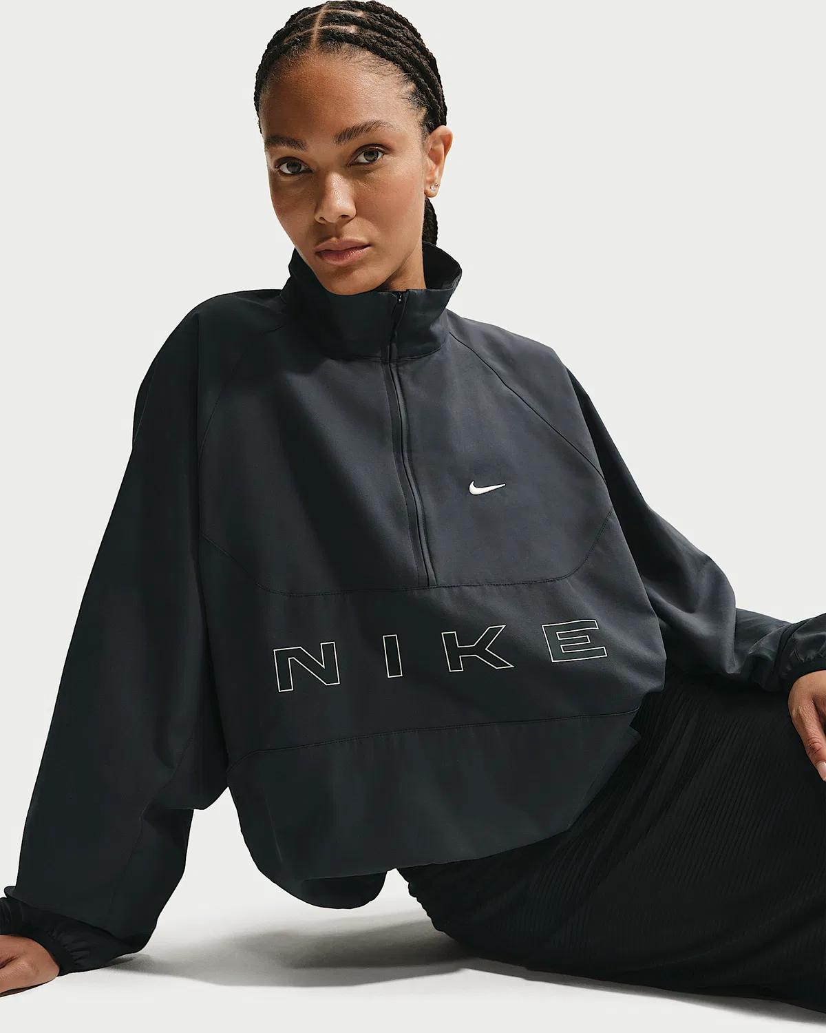 Женская оверсайз куртка Nike Sportswear с 1/4-застежкой, Black/Black/Chalk — фото 3