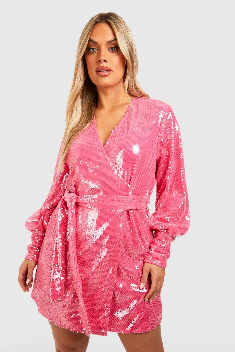 

Платье плюс с запахом и пайетками boohoo, розовый