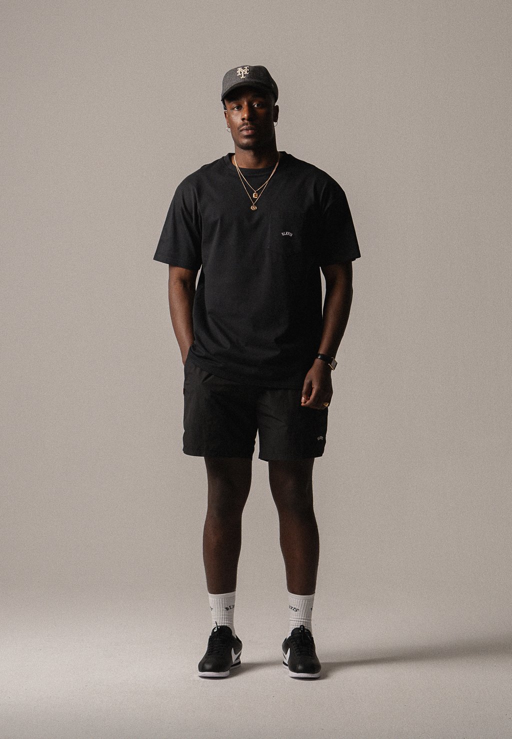 

Базовая футболка LOGO POCKET TEE UNISEX BLKVIS, черный