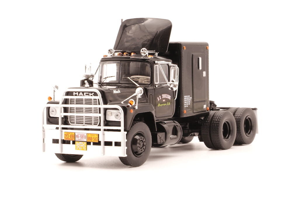 

Mack R-Series, фильм «Конвой» IXO