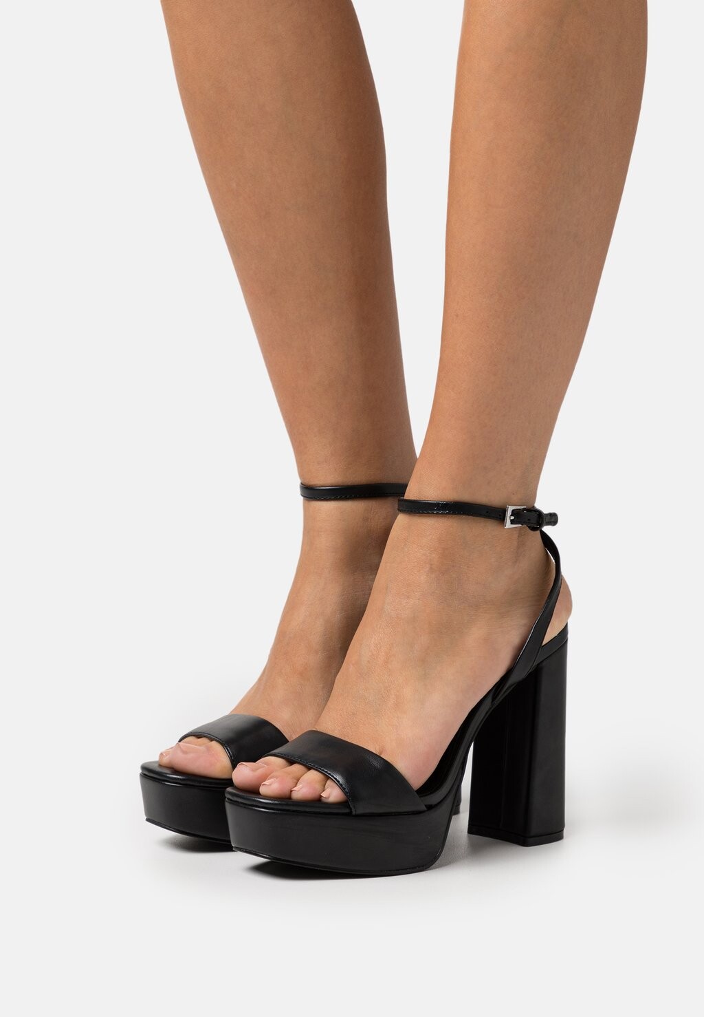 

Босоножки на каблуке Steve Madden, черный