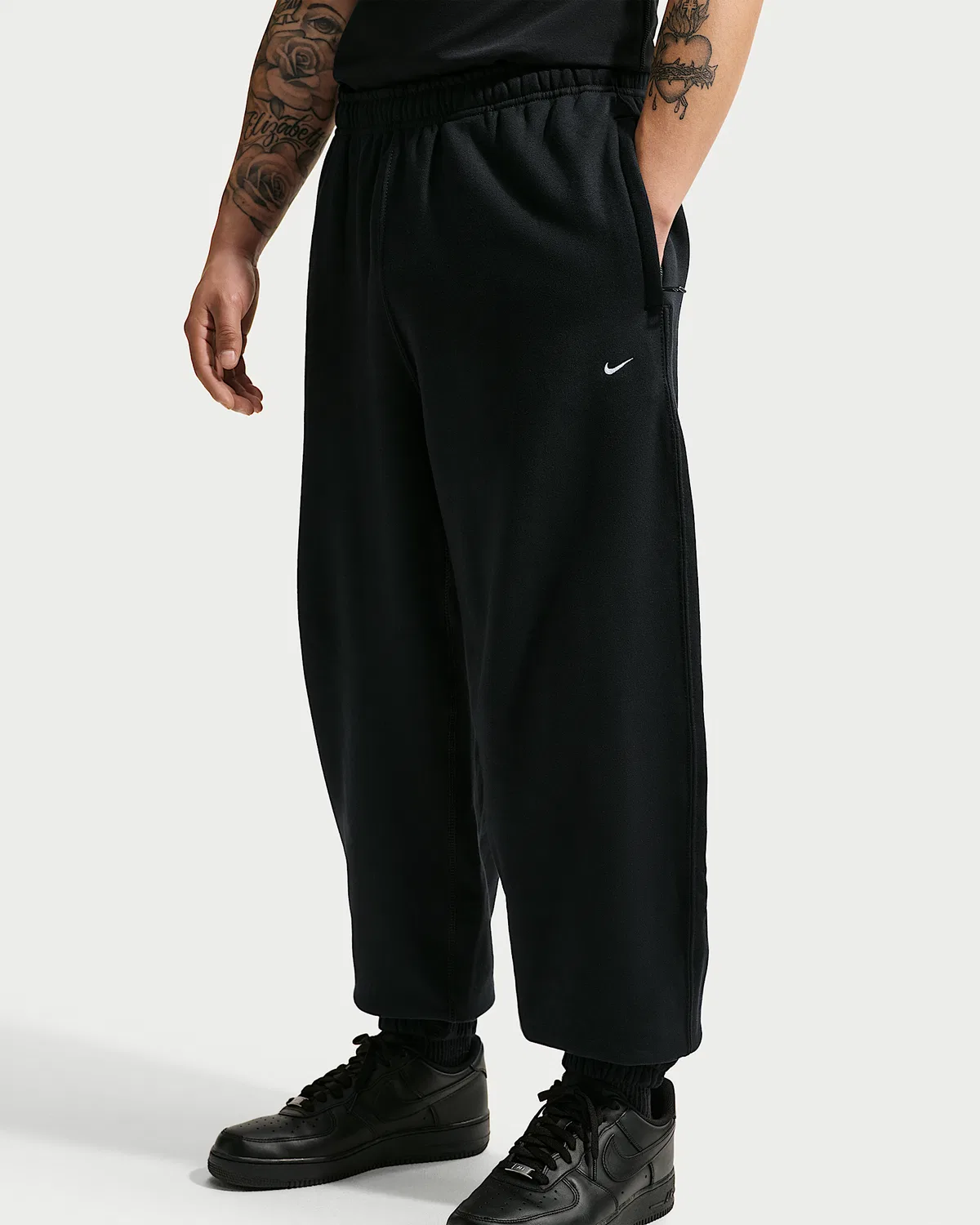 Мужские флисовые штаны с манжетами Nike Solo Swoosh, Black/Black/White — фото 2
