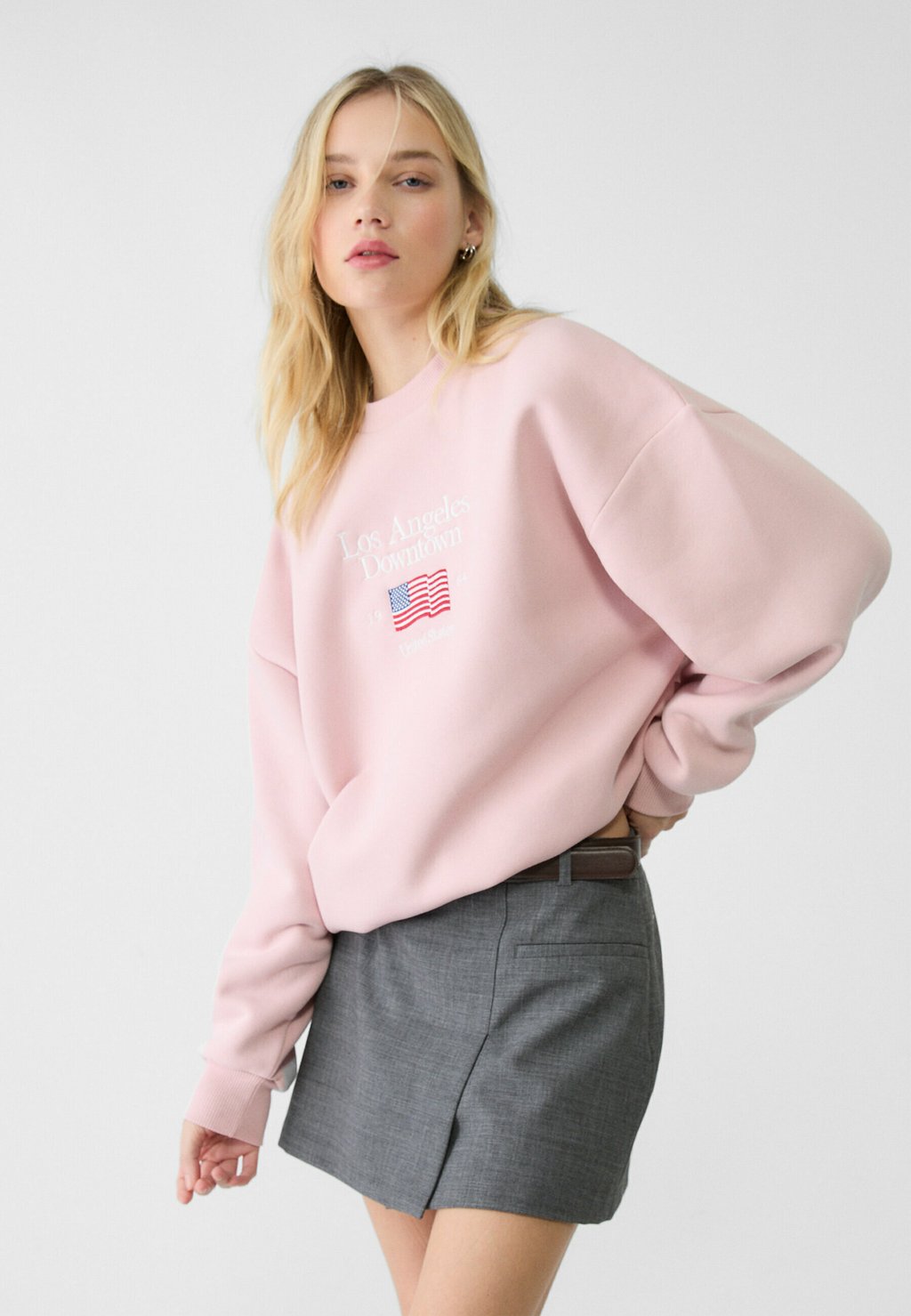 

Толстовка EMBROIDERED FLAG Stradivarius, розовый