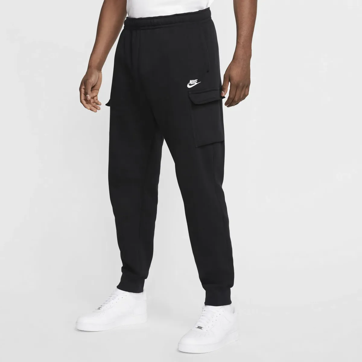 

Спортивные брюки Nike Sportswear "CLUB FLEECE MEN'S CARGO PANTS", черный