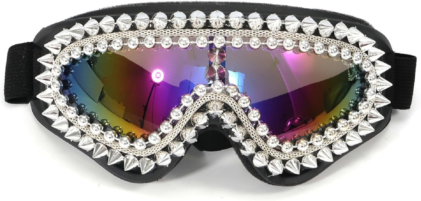 

Солнцезащитные очки Y2K большого размера для женщин и мужчин, с металлическими заклепками, в стиле байкера, для Хэллоуина и вечеринки, с защитой от УФ-излучения UV400 Melrose, Black Colour