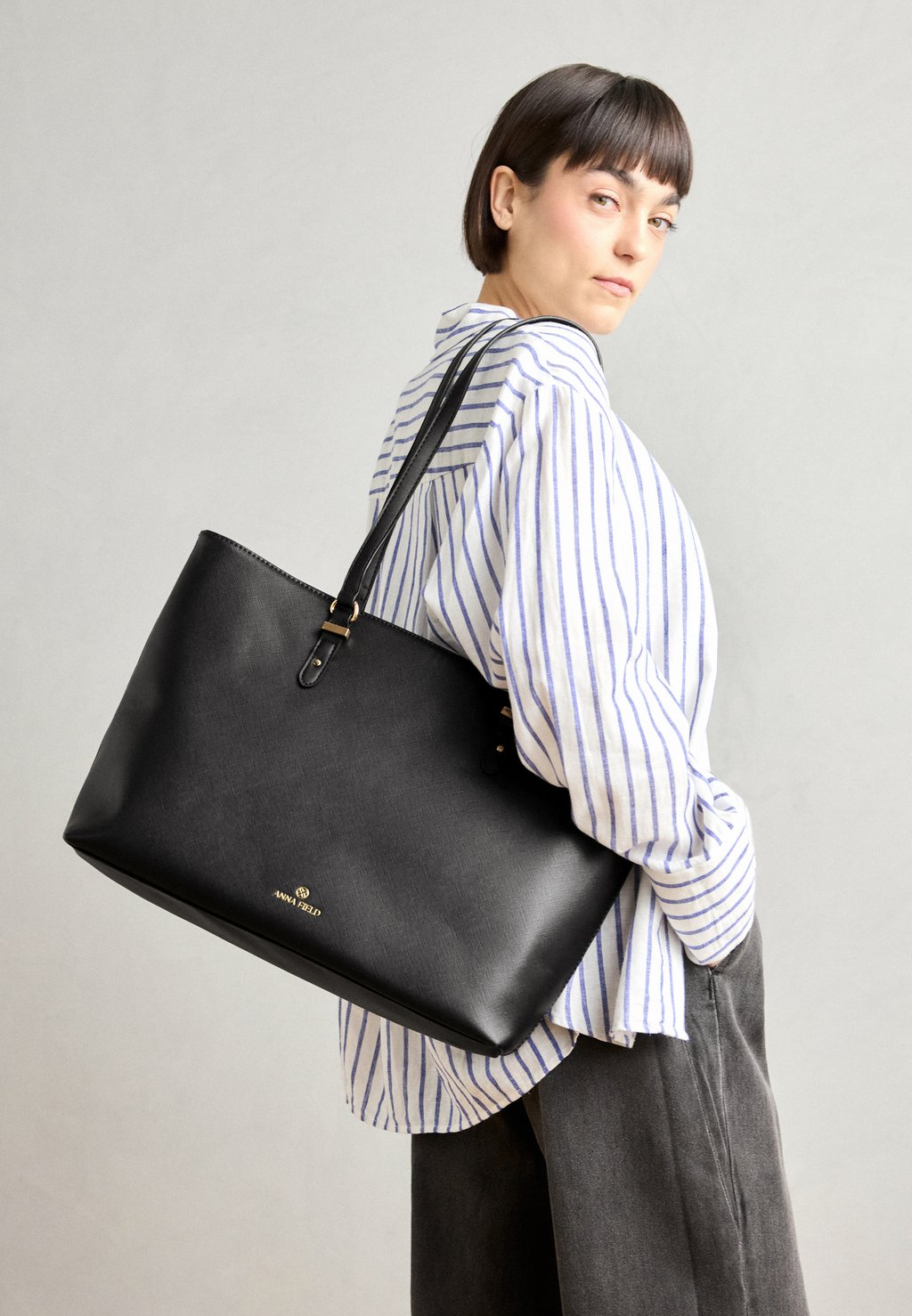 

Сумка для ноутбука Anna Field by Zalando, черный