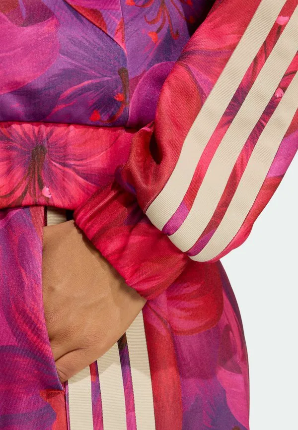 Тренировочная куртка farm tiro Adidas Sportswear, Bahia Magenta/Active Maroon/Crystal Linen — фото 3