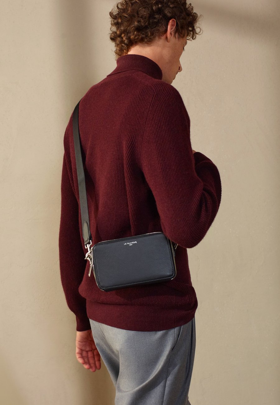 

Сумка кросс-боди Le Tanneur BANDOULIÈRE EMILE EN, Black