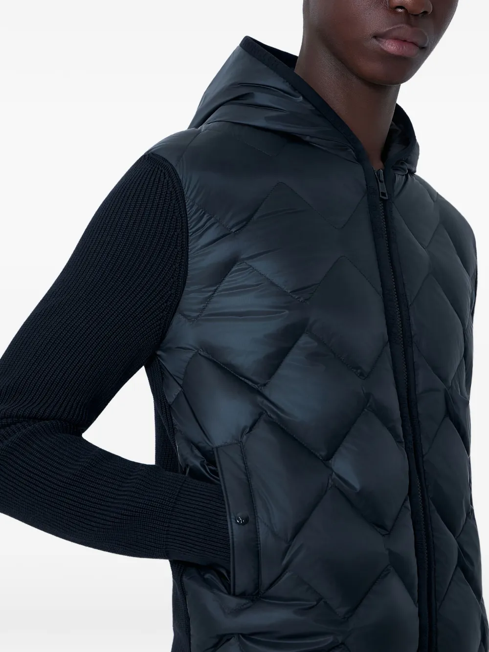 Стеганый жилет с рубчатыми рукавами Moncler, черный — фото 2