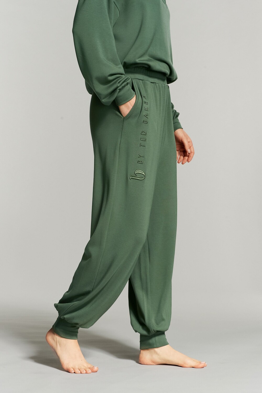 

Джоггеры из вискозной смеси B By Ted Baker, зеленый