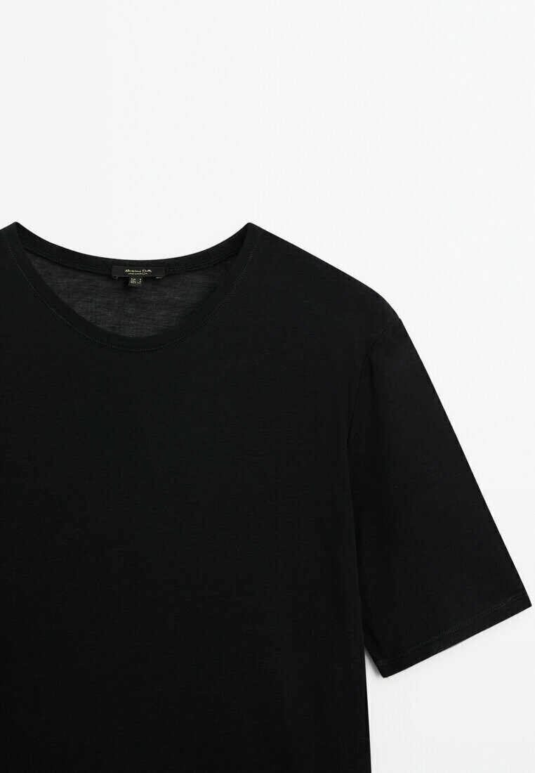 

Футболка базовая Short-Sleeved Massimo Dutti, черная