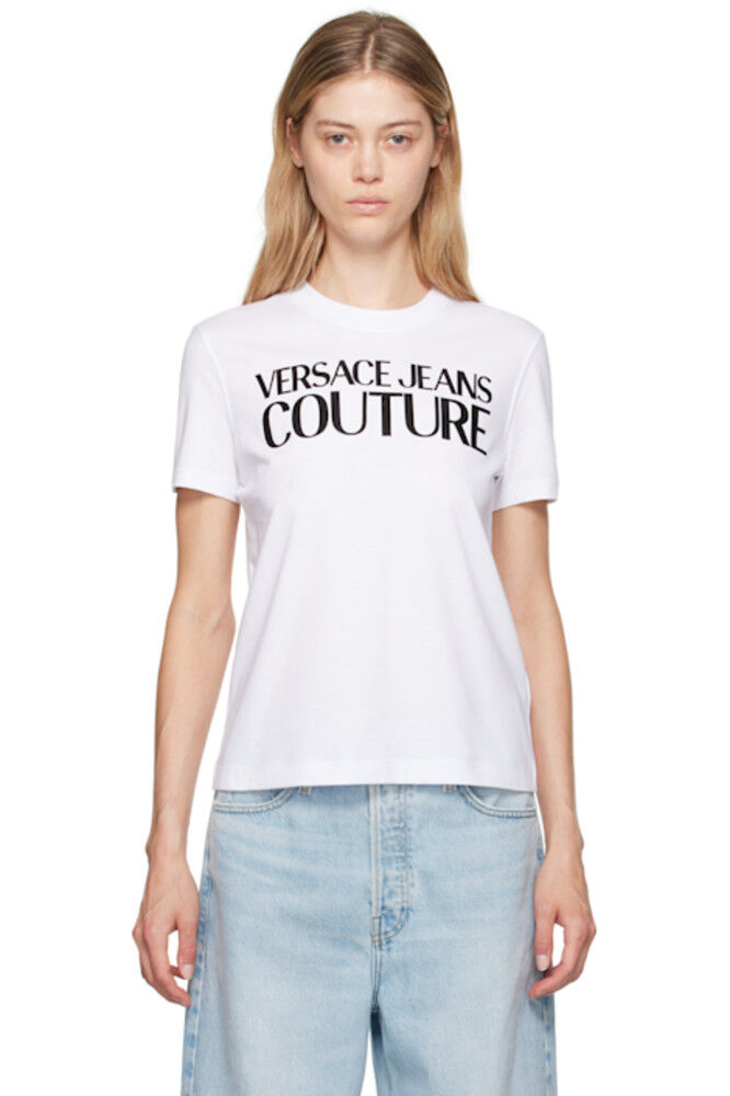 

Белая футболка с логотипом учреждения Versace Jeans Couture