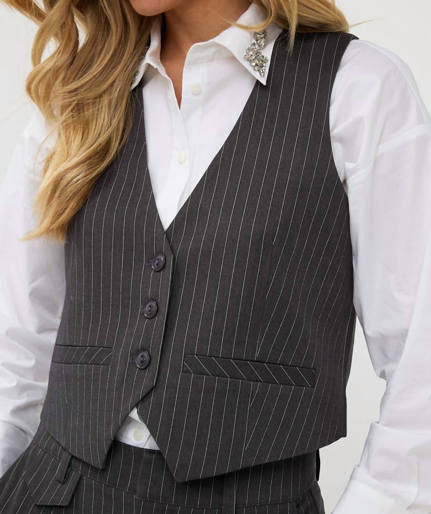 

Серый жилет в тонкую полоску ESQUALO