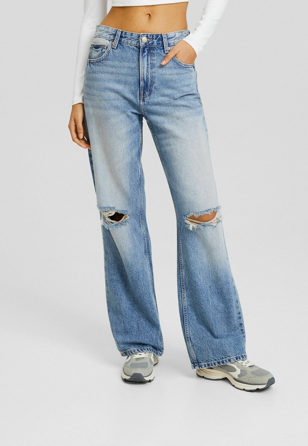 

Джинсы-клеш Wide-Leg Ripped Bershka, цвет light blue