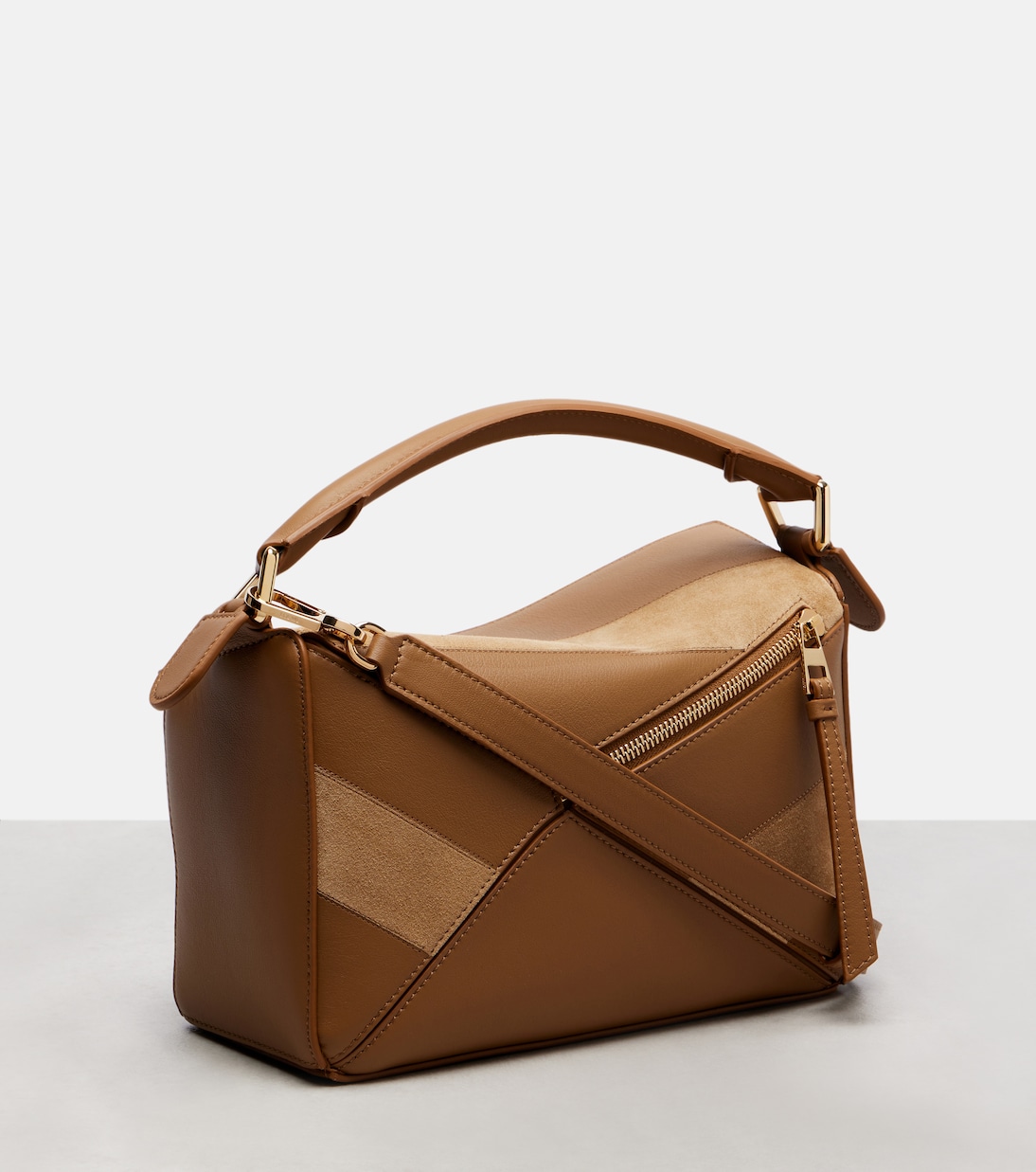 Пазл Сумка-тоут из кожи и замши малая Loewe, Oak — фото 4