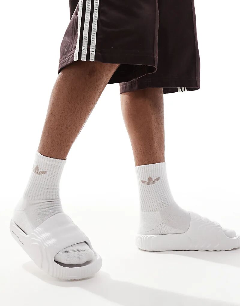 Шлепанцы Adidas Originals Adilette 22 белого цвета