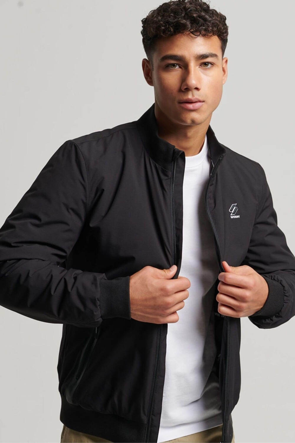 

Тренировочная куртка Harrington Superdry, черный