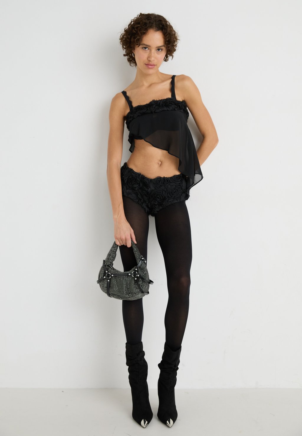 

Топ RUFFLE FLOWER ASYMMETRIC Jaded London, черный