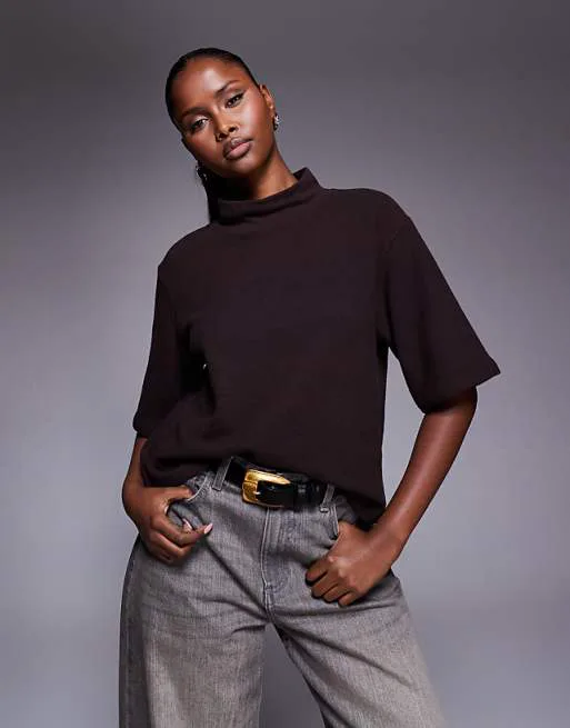 

Коричневый топ свободного кроя в рубчик с воротником-воронкой ASOS DESIGN