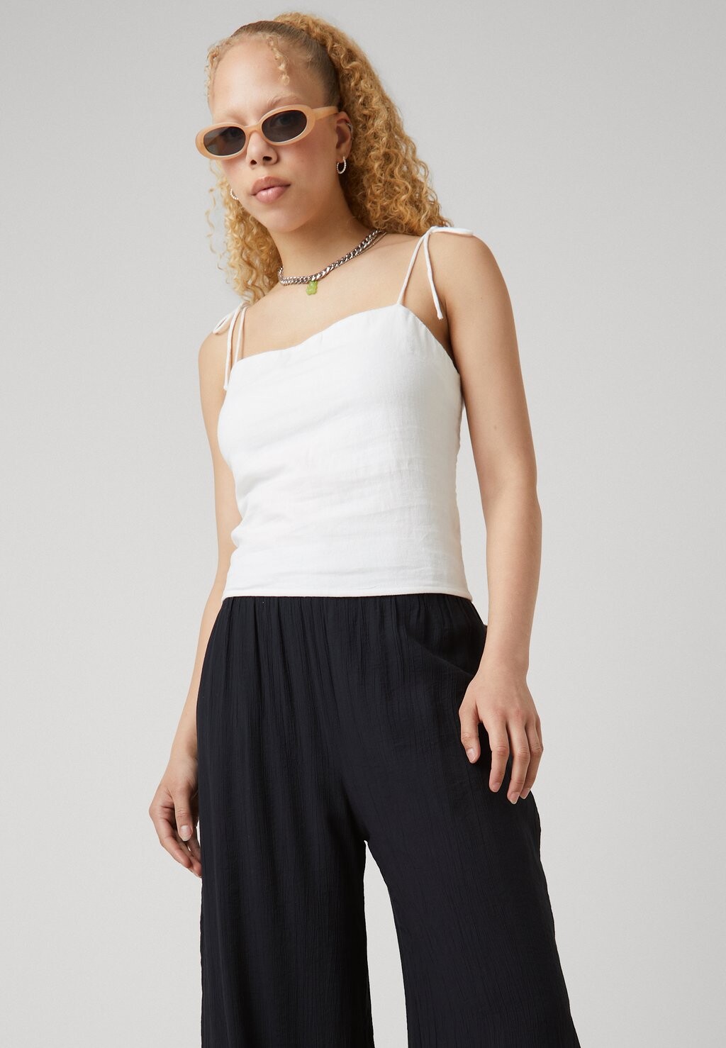 

Брюки Crinkle Texture Easy Pull On Abercrombie & Fitch, черная красавица