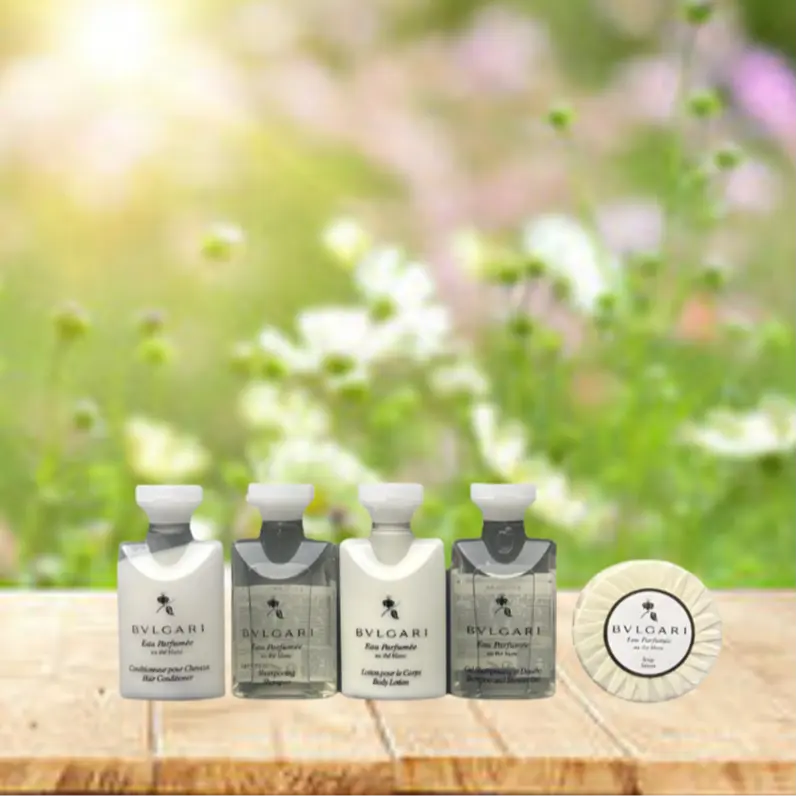 BVLGARI Набор для путешествий шампунь и кондиционер white tea, 5 предметов, очищение и увлажнение — фото 3