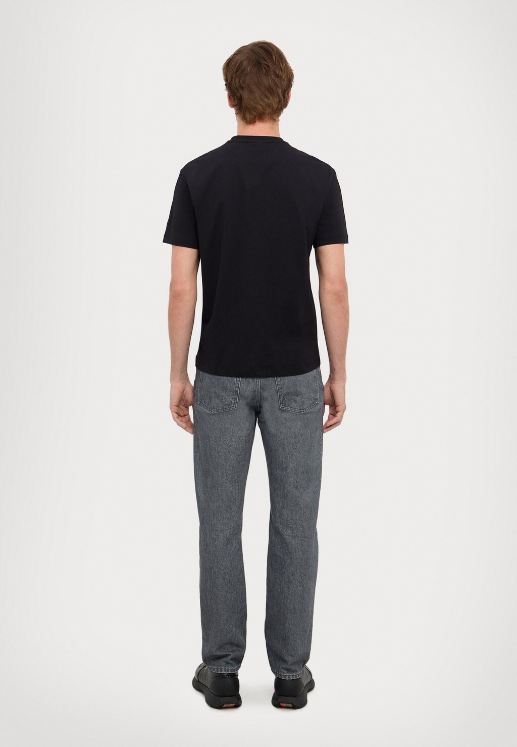 

Базовая футболка UNISEX EA7 Emporio Armani, черный