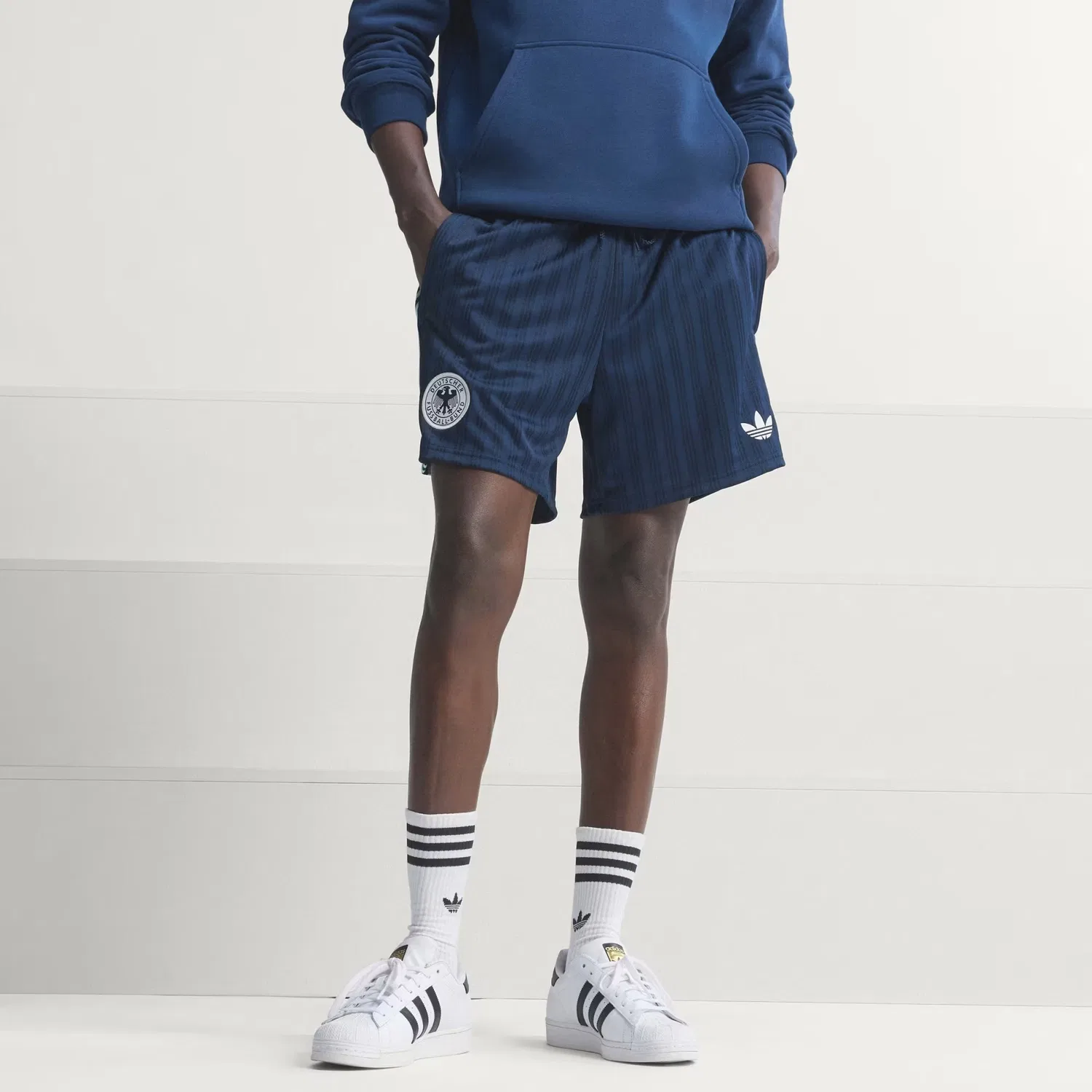 Спортивные шорты мужские Adidas Originals, Navy Blue — фото 4