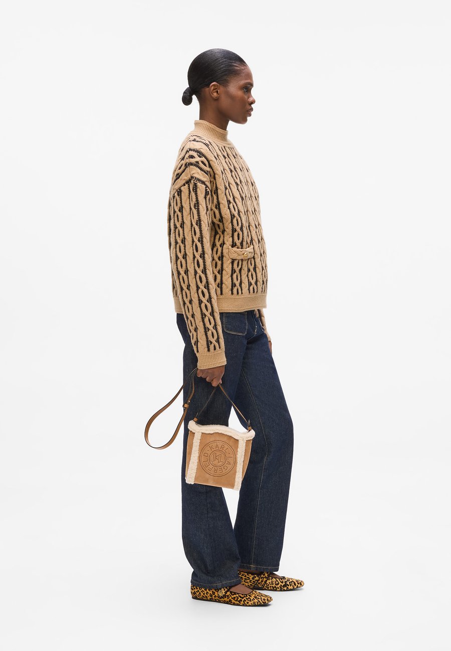 

Сумка кросс-боди KARL LAGERFELD CIRCLE BUCKET SHEARLING, Caramel/Taupe