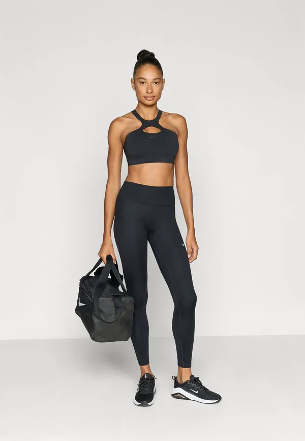Спортивный бюстгальтер средней степени поддержки Nike Performance, Black/Anthracite/Smoke Grey — фото 2