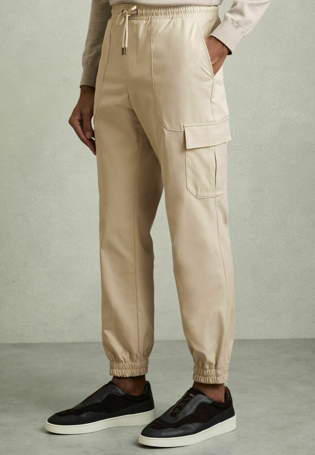

Брюки карго Reiss, бежевый