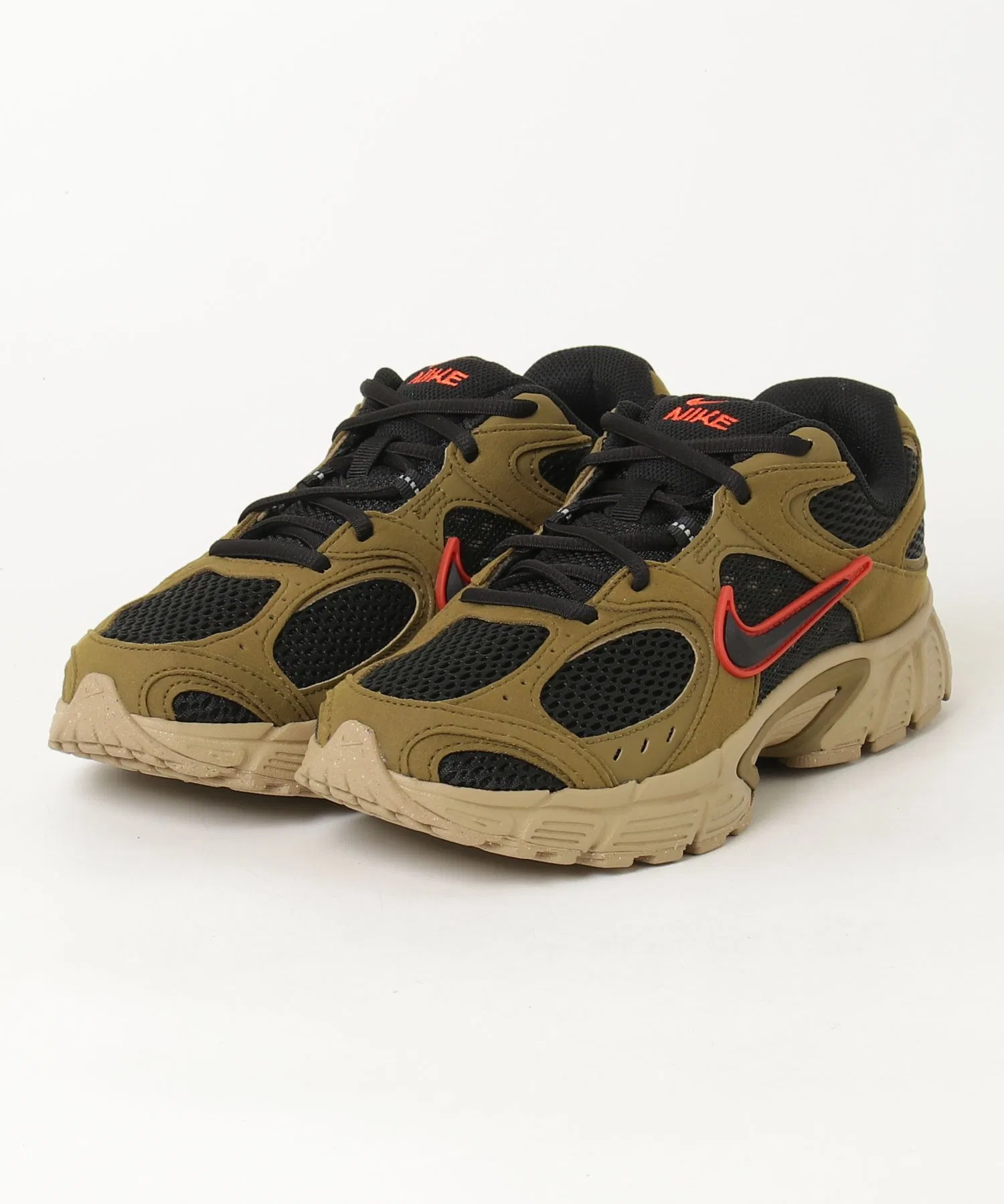 Мужские кроссовки из сетки NIKE V5 RNR бежевые