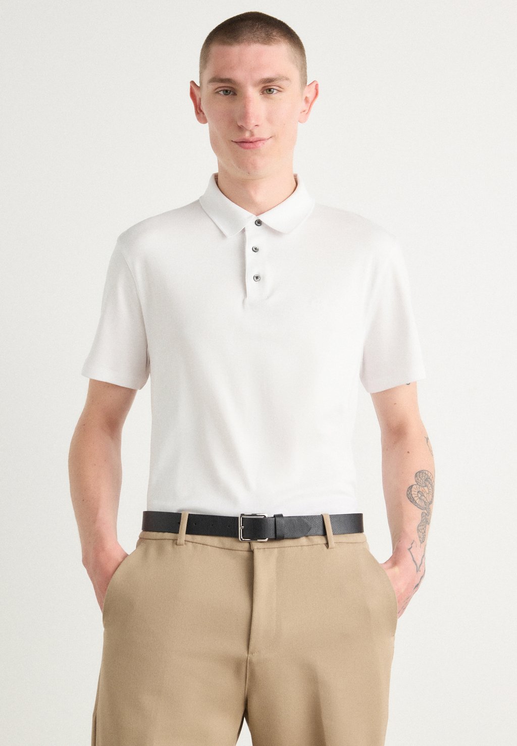

Поло CHEST Calvin Klein, белый