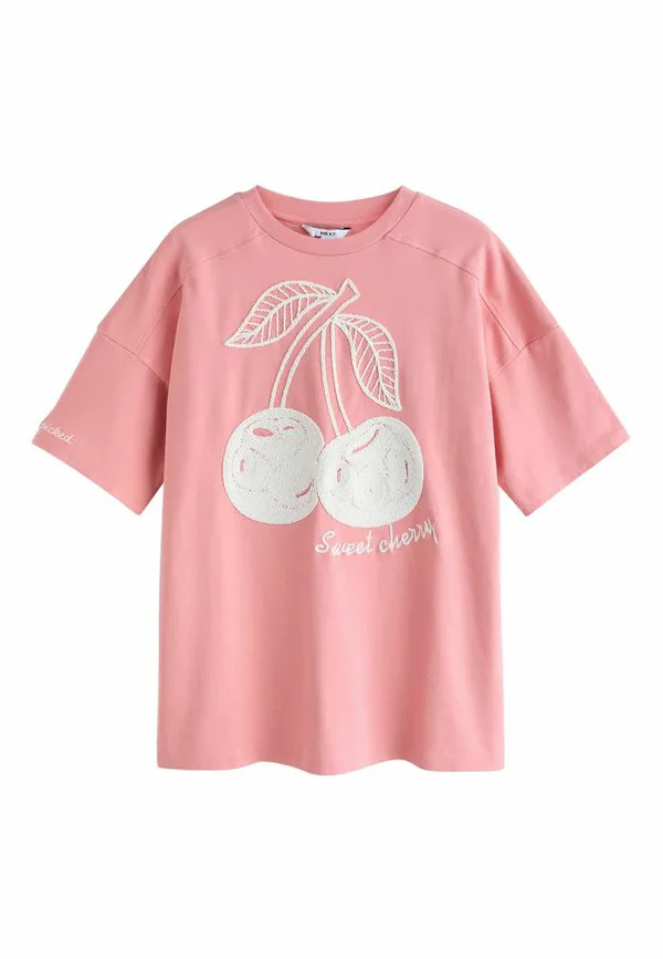 

Футболка прямого кроя с графическим принтом вишни, круглым вырезом и короткими рукавами. Next, Pink, Красный, Футболка прямого кроя с графическим принтом вишни, круглым вырезом и короткими рукавами. Next, Pink