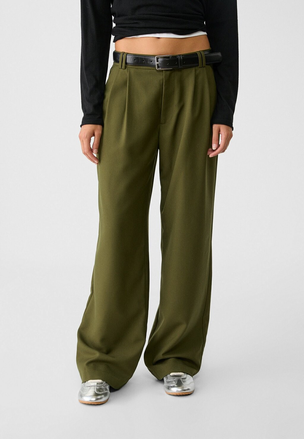

Брюки WIDE-LEG WITH BELT Stradivarius, зеленый